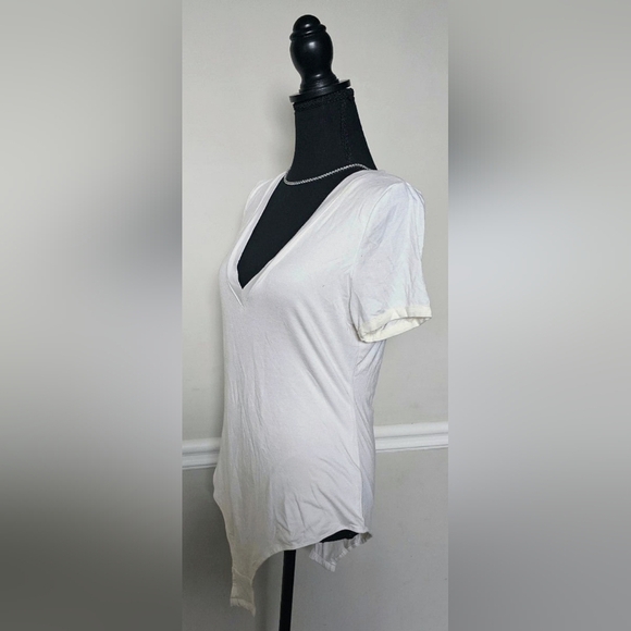 XLarge Women's Ivory V-Neck Bodysuit - Picture 4 of 5
